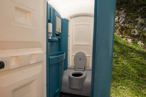 Best Porta potty rental near me  in Far Hills, NJ